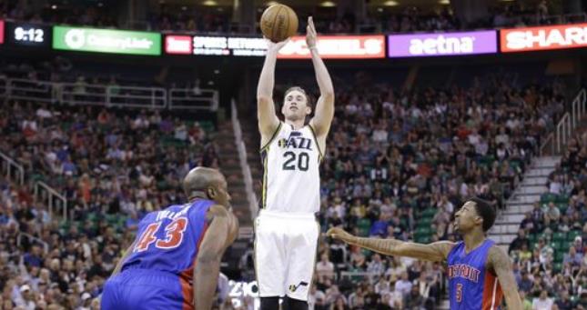 着举足轻重 着举足轻重